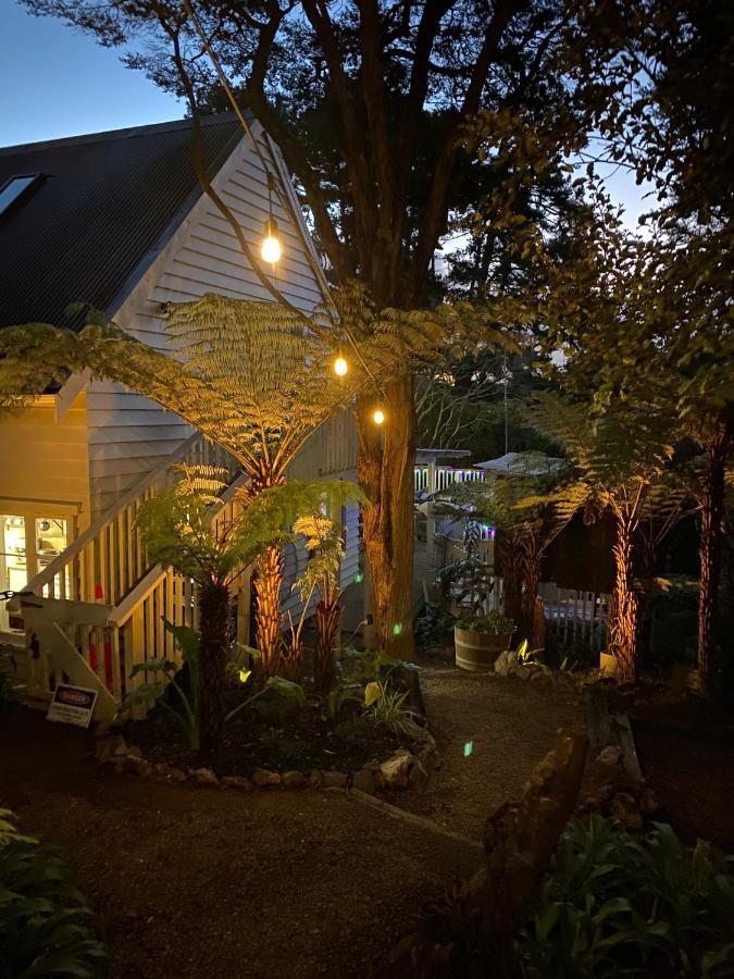 Hekerua Lodge Backpackers Oneroa Exterior foto